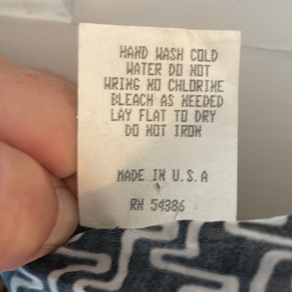 JKLA California Holiday Blouse - Picture 4 of 4